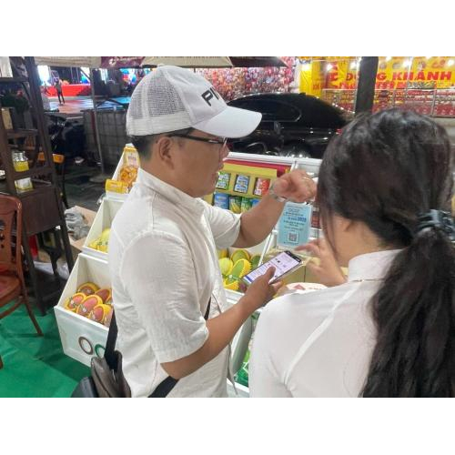 Khách tham quan & Trải nghiệm