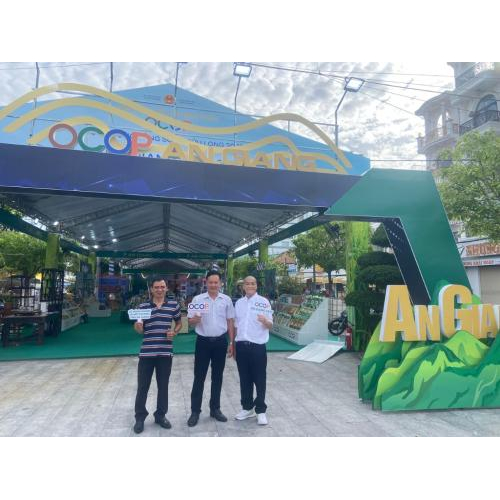 Khách tham quan & Trải nghiệm