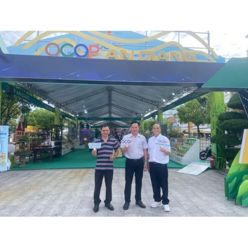 Khách tham quan & Trải nghiệm