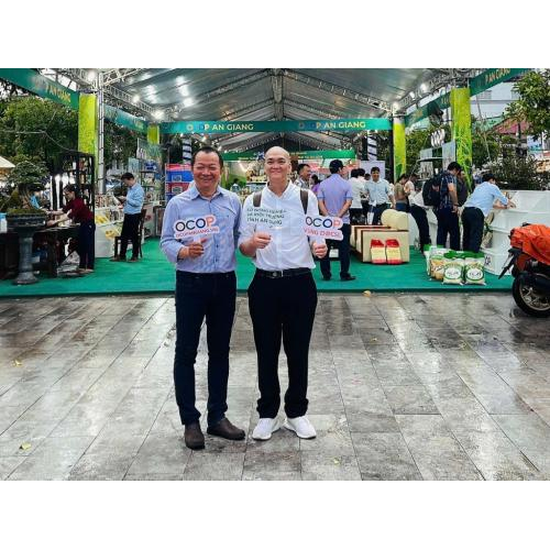 Khách tham quan & Trải nghiệm