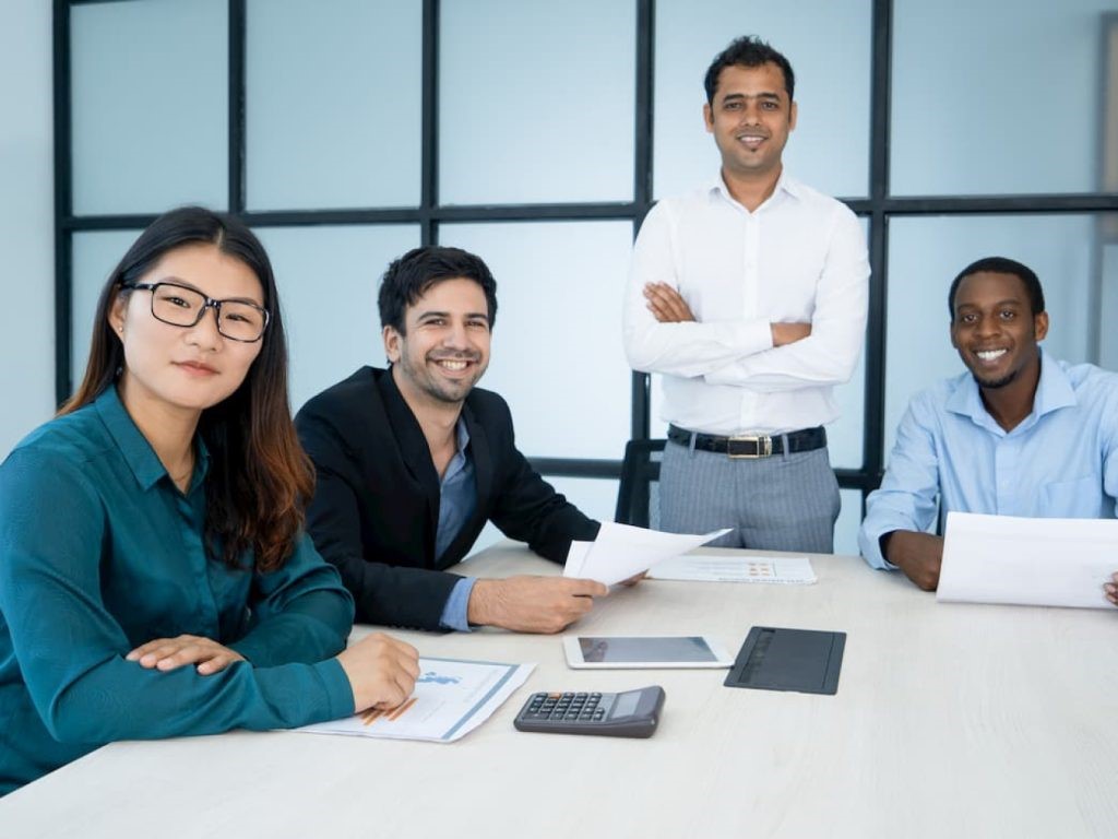 Cung cấp nhân lực