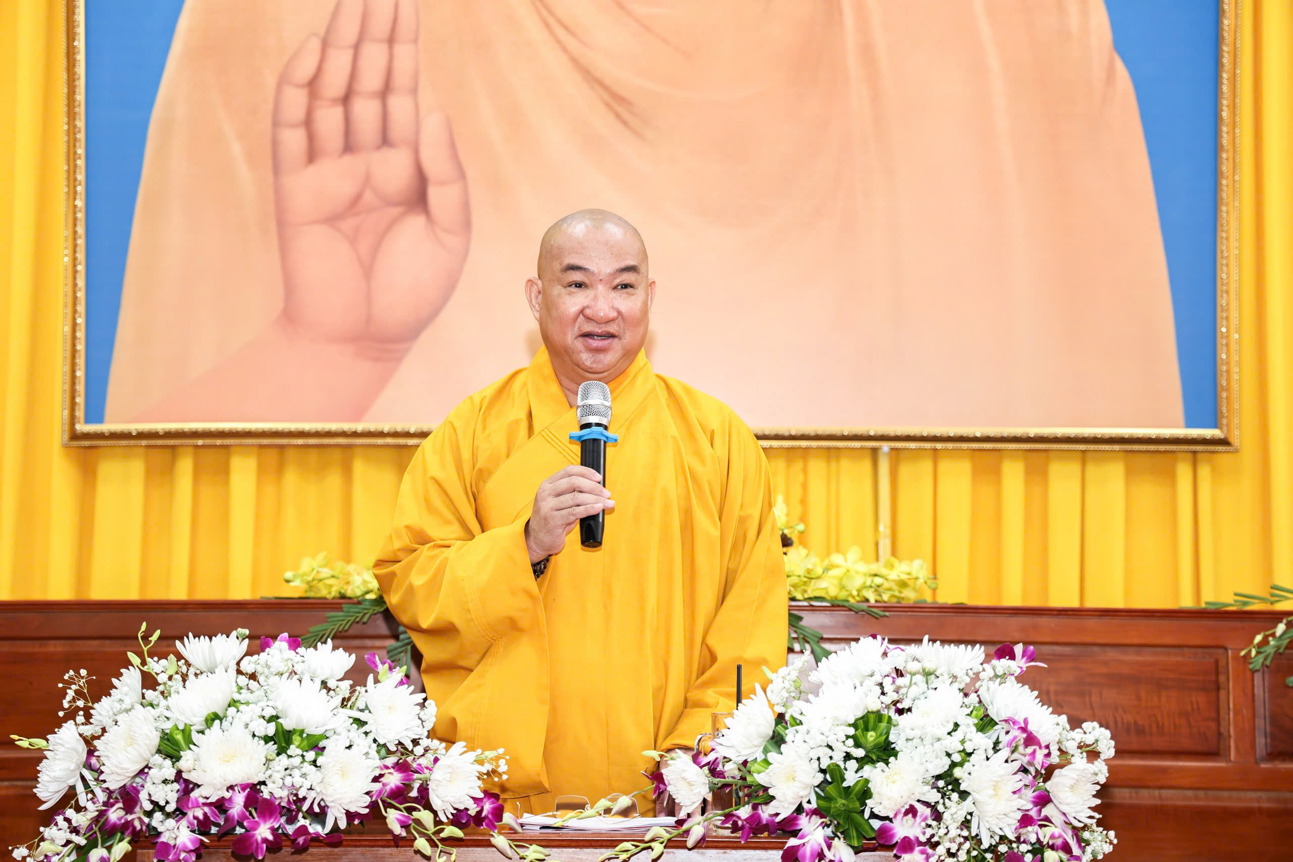 Dưới đây là một số hình ảnh ghi nhận chư tôn Hòa thượng cùng một số đại diện các ban ngành Nhà nước tham dự chia sẻ trong thời gian Khóa Bồi dưỡng Trụ trì lần thứ 28