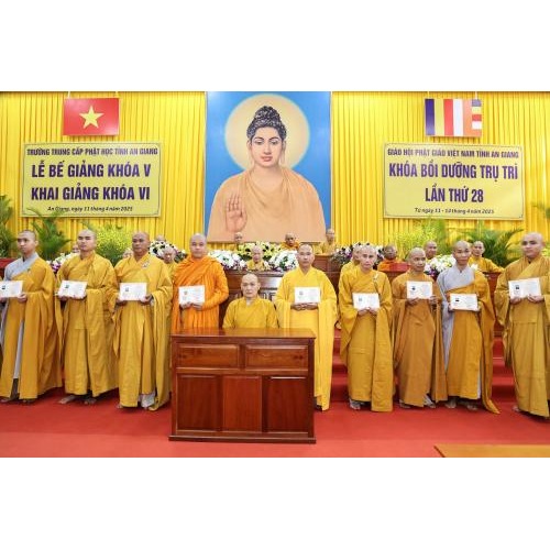 LỄ KHAI MẠC KHOÁ BỒI DƯỠNG TRỤ TRÌ LẦN THỨ 28 VÀ TỐT NGHIỆP KHÓA V, KHAI GIẢNG KHOA VI TRƯỜNG TRUNG CẤP PHẬT HỌC TỈNH AN GIANG