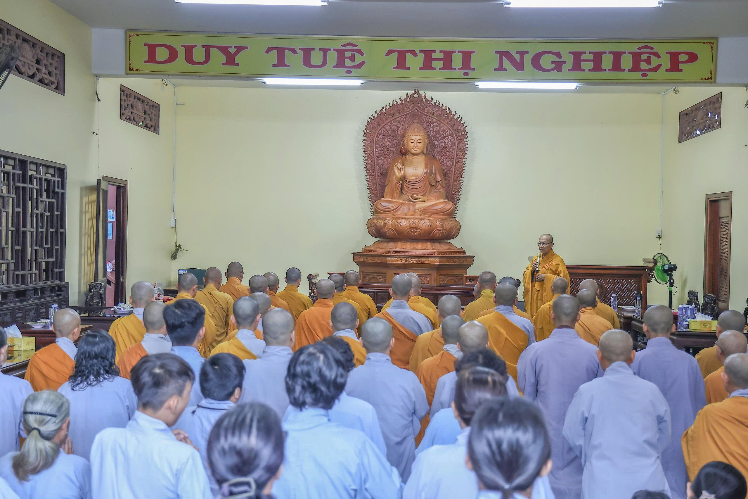 Khánh Tuế: Nét Đẹp Đạo Tình Đầu Xuân Nơi Thiền Môn