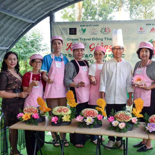 Khép Lại Khóa 2 Lớp Điêu Khắc Rau Củ Quả Tại Vườn Dừa Út Khuê