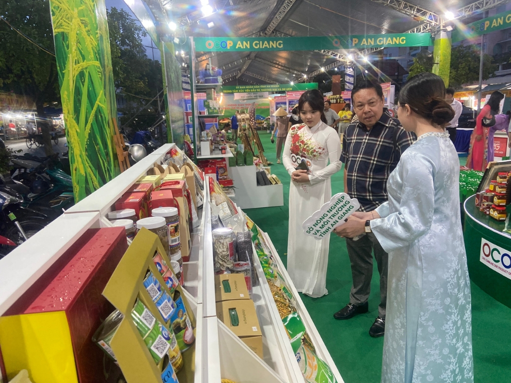 Hoạt động trọng tâm của HSTDN GBi tại Diễn đàn OCOP ĐBSCL 2025