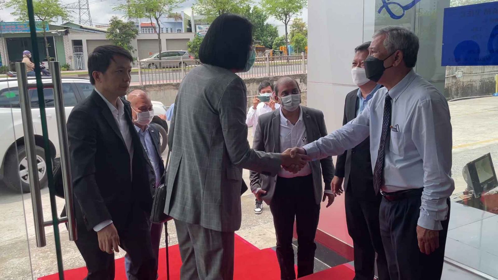 Chào Mừng Bà WISADKOSIN YUKONTORN - Chủ Tịch Ford Châu Á Thái Bình Dương Và Các Lãnh Đạo Ford Việt Nam Đến Thăm Western Ford