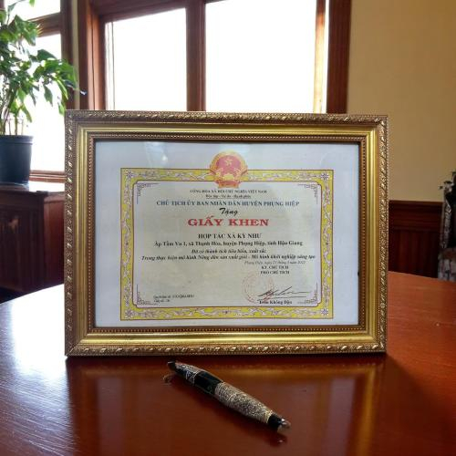 Bằng Khen Được Ủy Ban Nhân Dân Huyện Phụng Hiệp Khen Tặng