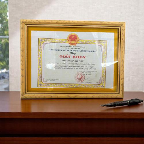 Bằng Khen Được Ủy Ban Nhân Dân Huyện Phụng Hiệp Khen Tặng