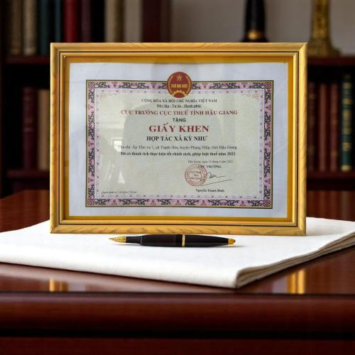 Giấy Khen Được Chi Cục Thuế Khen Tặng HTX Tham Gia Đầy Đủ Nghĩa Vụ Thuế