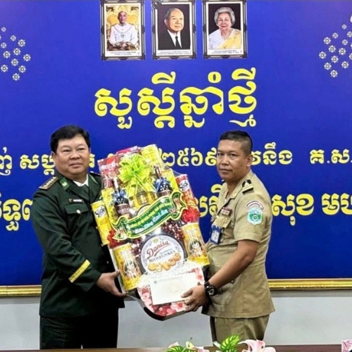 Thăm các lực lượng bảo vệ biên giới Campuchia dịp Tết cổ truyền Chôl Chnăm Thmây
