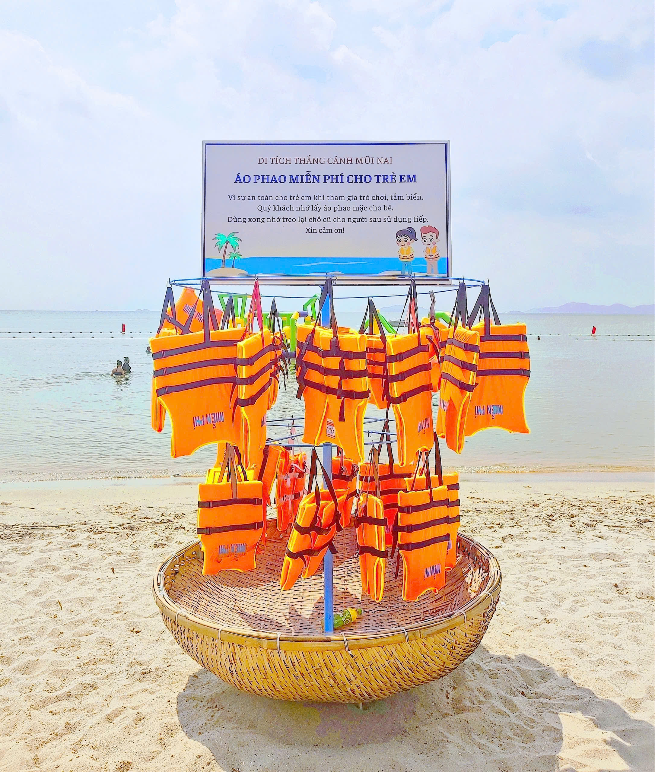 Đường dây nóng hỗ trợ: 0835.54.52.53